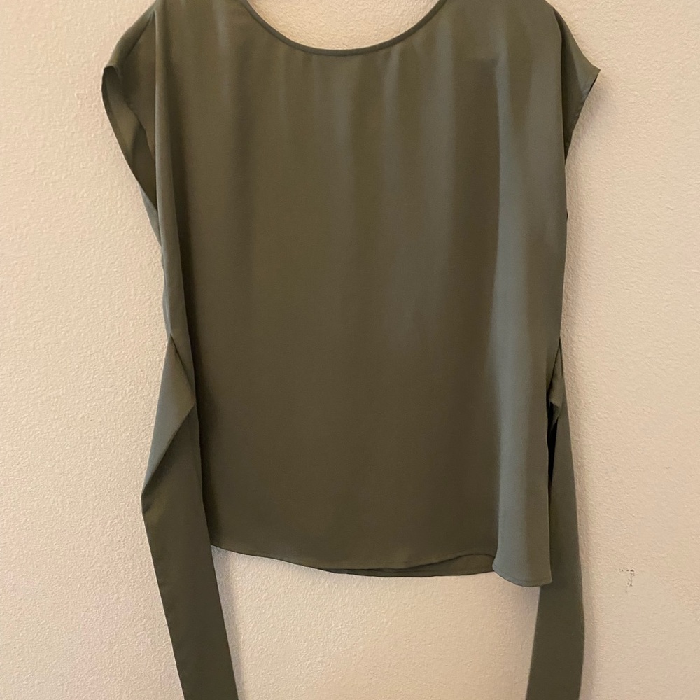Apt 9 Olive blouse - tie in front or back
